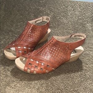 Earth Women's Peep-Toe Sling Back Pisa Galu Terracotta Wedge Sandals Size 7
